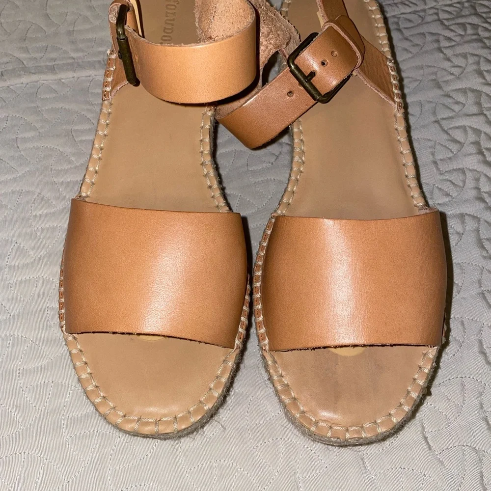 L🌴SOLUDOS🌴TAN LEATHER FLATFORM SANDALS